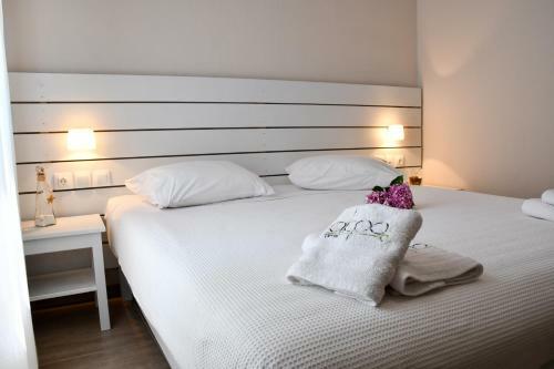 Hostal Akro Rooms