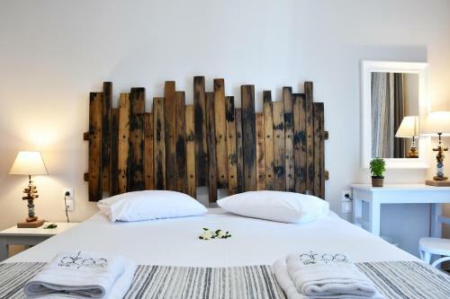 Hostal Akro Rooms
