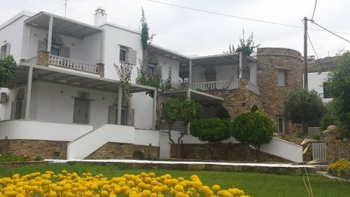 Elia Apartments