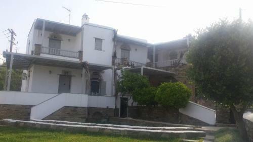 Elia Apartments