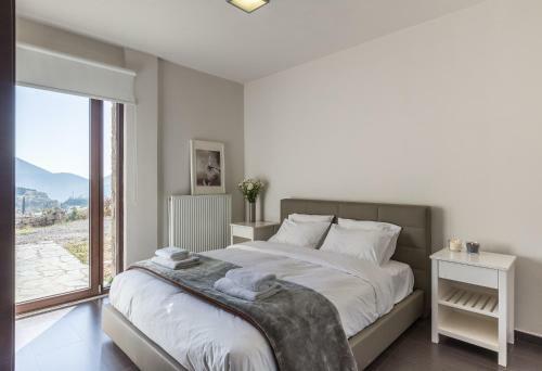 Villa Arachova Chalet II , Breathtaking Infinity View