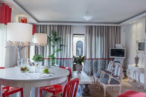 Dassia Villa Sleeps 4 Pool Air Con Wifi