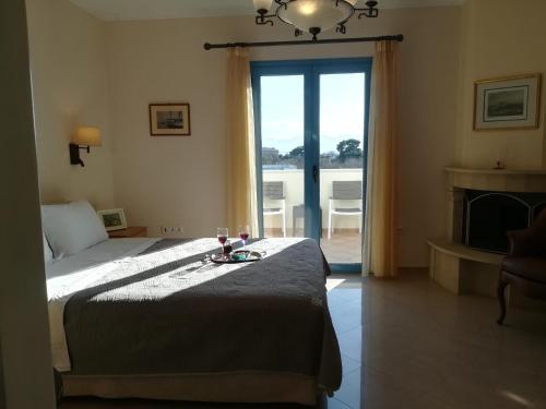 Hostal Amforeas Retreat Guesthouse
