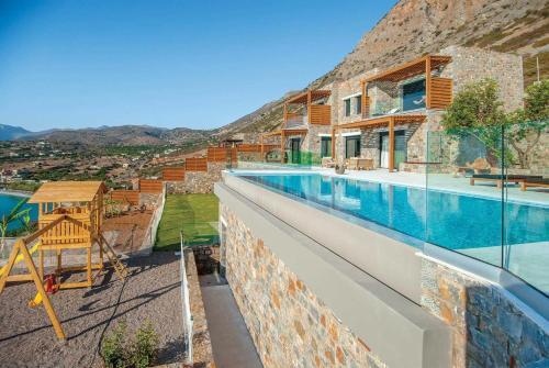 Plaka Villa Sleeps 8 Air Con Wifi