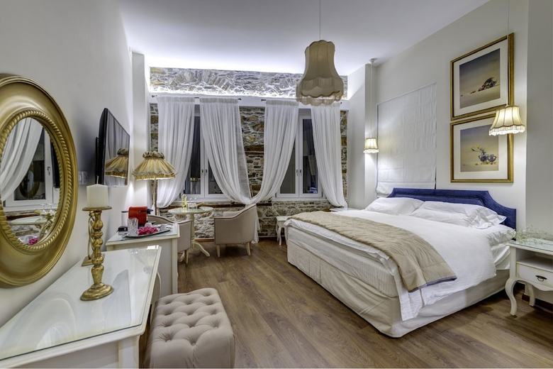 Hostal 1844 Suites