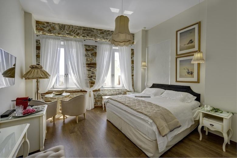 Hostal 1844 Suites