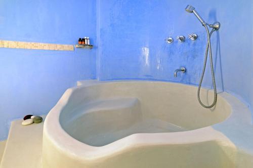 Fira Villa Sleeps 8 Air Con Wifi