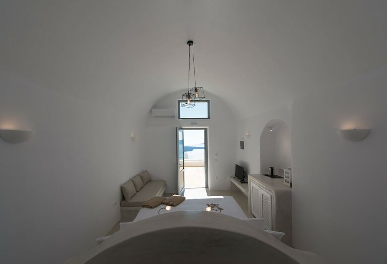 Hostal On The Cliff Suites