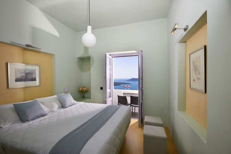 Hostal On The Cliff Suites