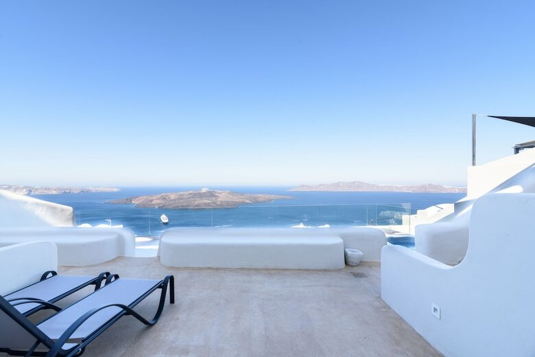 Hostal On The Cliff Suites
