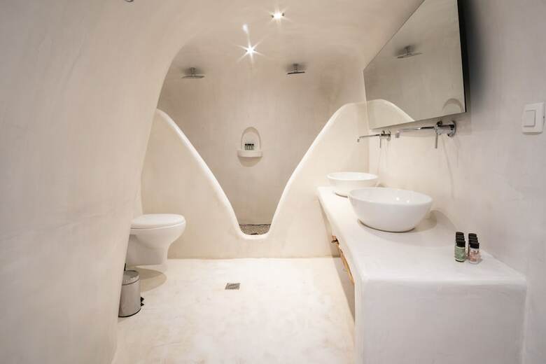 Hostal On The Cliff Suites