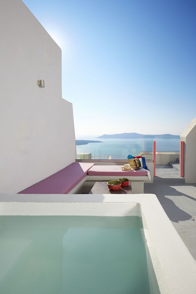 Hostal On The Cliff Suites