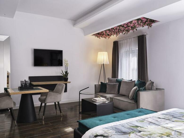 Katikies Garden Hotel - The Leading Hotels Of The World