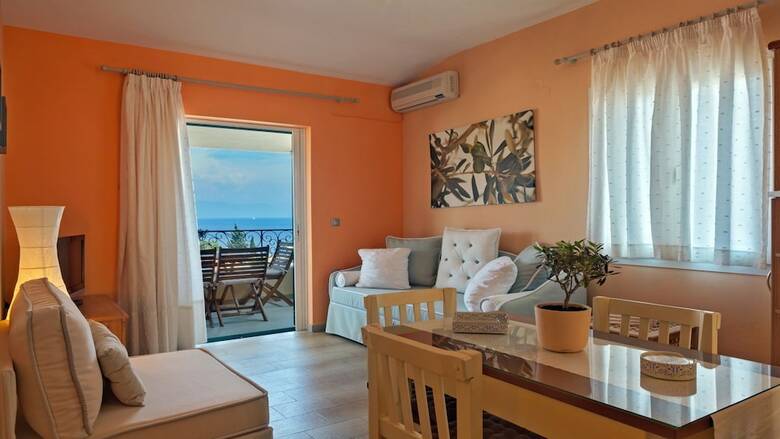 Hostal Elaia Boutique Apartments