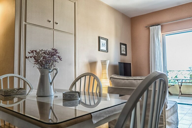 Hostal Elaia Boutique Apartments