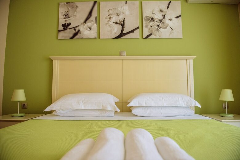 Hostal Elaia Boutique Apartments