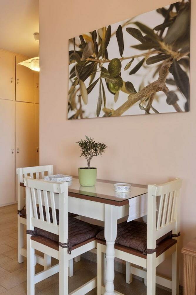 Hostal Elaia Boutique Apartments