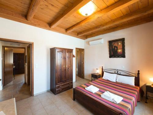 Nelida Villa