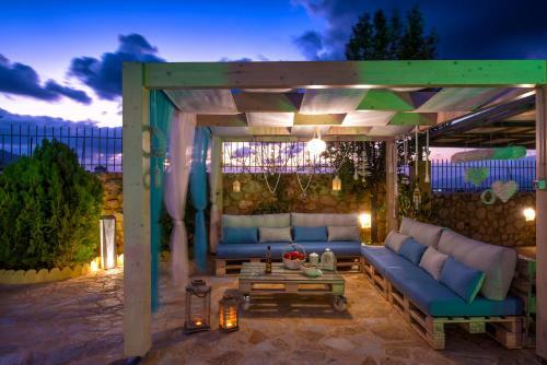 Azzuro Villa With Private Pool