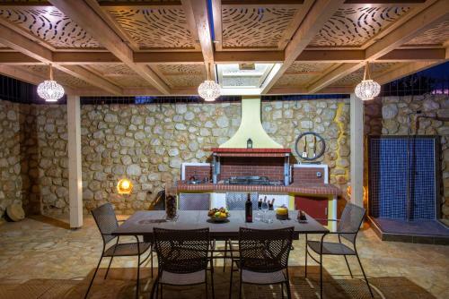 Azzuro Villa With Private Pool