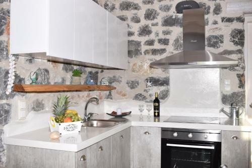 Stelani Villas & Suites