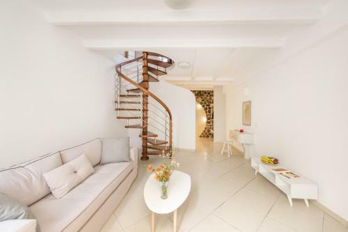 Secret Earth Villas - Santorini