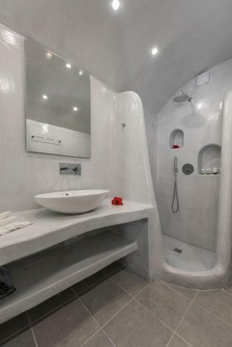 Secret Earth Villas - Santorini