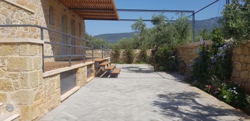 Hostal Lithos Guesthouse