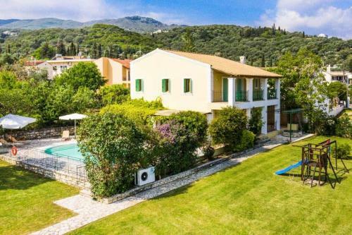 Kassiopi Villa Sleeps 10 Pool Air Con Wifi