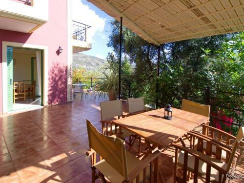Kato Kateleios Villa Sleeps 6