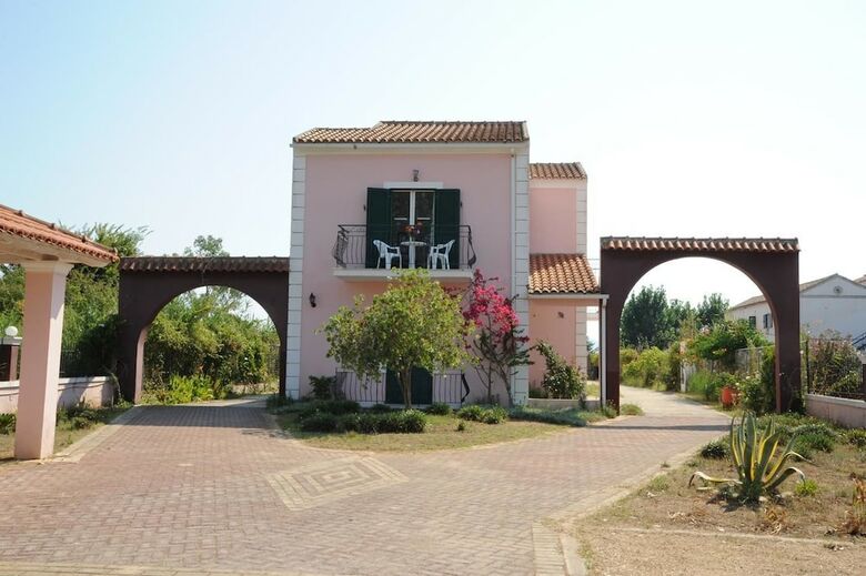 Hostal Fardini Seaside Hotel