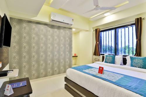 Hotel Oyo 13998 Red Apple