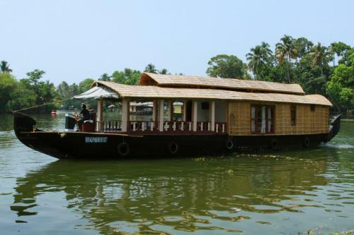 Siyana Backwaters