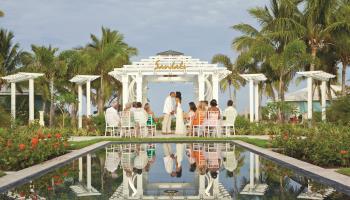 Hotel Sandals Emerald Bay