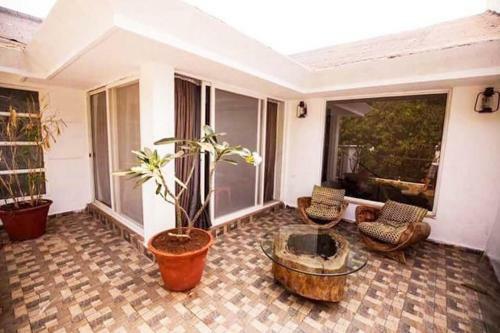 Eko Stay- Tropical Villa