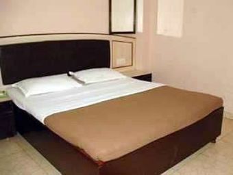 Hotel Red Palms Residency