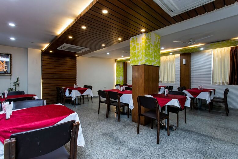 Oyo 5839 Hotel Mohit Regency