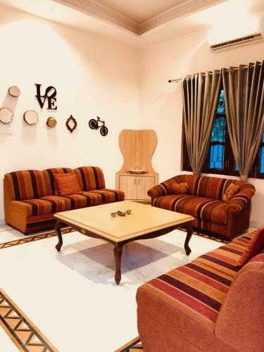 Hostal Giovanni Suites