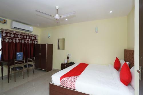 Hotel Oyo 22510 Ma Classic Inn