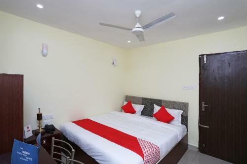 Hotel Oyo 22510 Ma Classic Inn