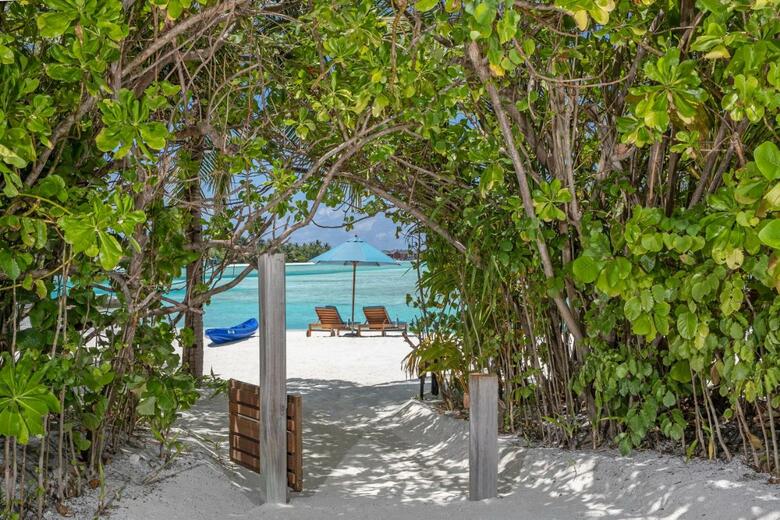 Hotel Naladhu Maldives