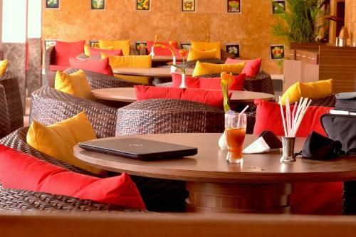 Hotel Club Emerald