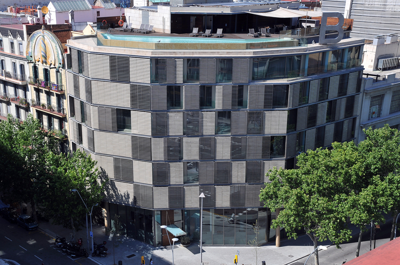 B-hotel
