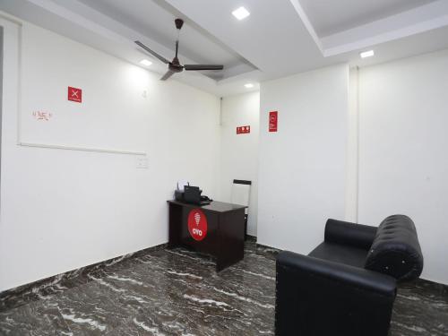 Hotel Oyo 10916 Aashirwad Residency