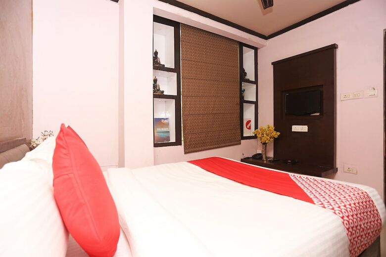 Hotel Oyo 18259 Palm Tree