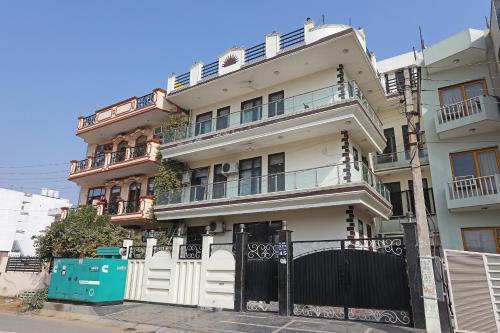 Hotel Oyo 10928 Krishna Kunj