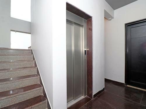 Hotel Oyo 20032 Silverkey Medanta