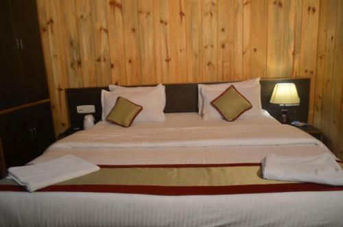 Hotel Brahmaputra Jungle Resort