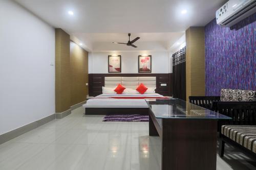 Oyo 23403 Hotel Rashmi