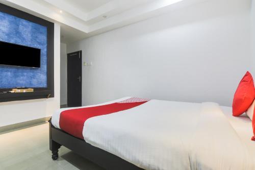 Oyo 23403 Hotel Rashmi
